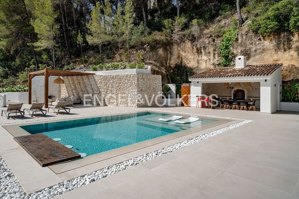 5 soverom Villa til salgs i Benissa med svømmebasseng garasje - € 1 950 000 (Ref: 9101693)