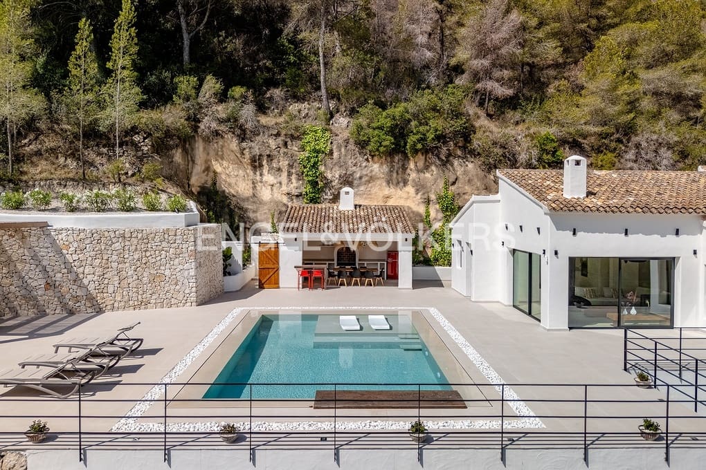 5 soverom Villa til salgs i Benissa med svømmebasseng garasje - € 1 950 000 (Ref: 9101693)