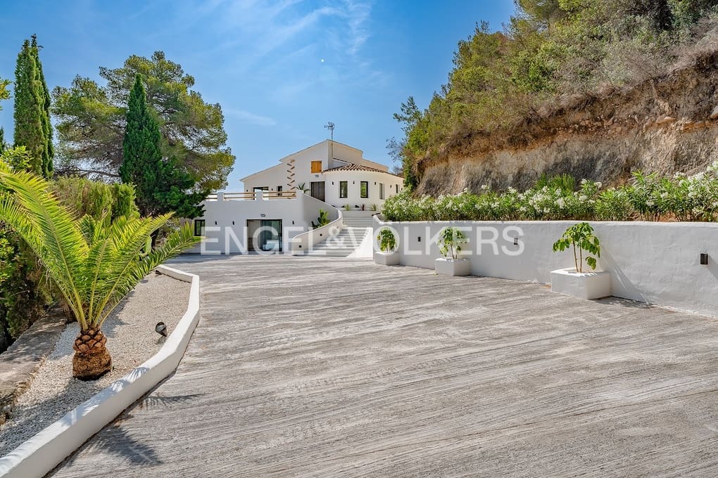 5 soverom Villa til salgs i Benissa med svømmebasseng garasje - € 1 950 000 (Ref: 9101693)