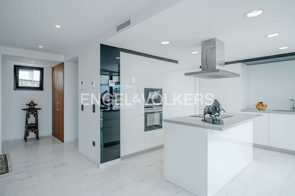 3 soveværelse Villa til salg i Altea med swimmingpool garage - € 1.295.000 (Ref: 9109771)