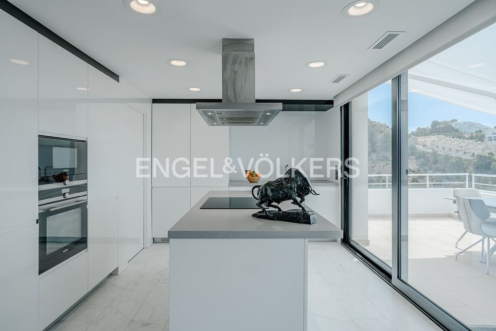 3 soveværelse Villa til salg i Altea med swimmingpool garage - € 1.295.000 (Ref: 9109771)