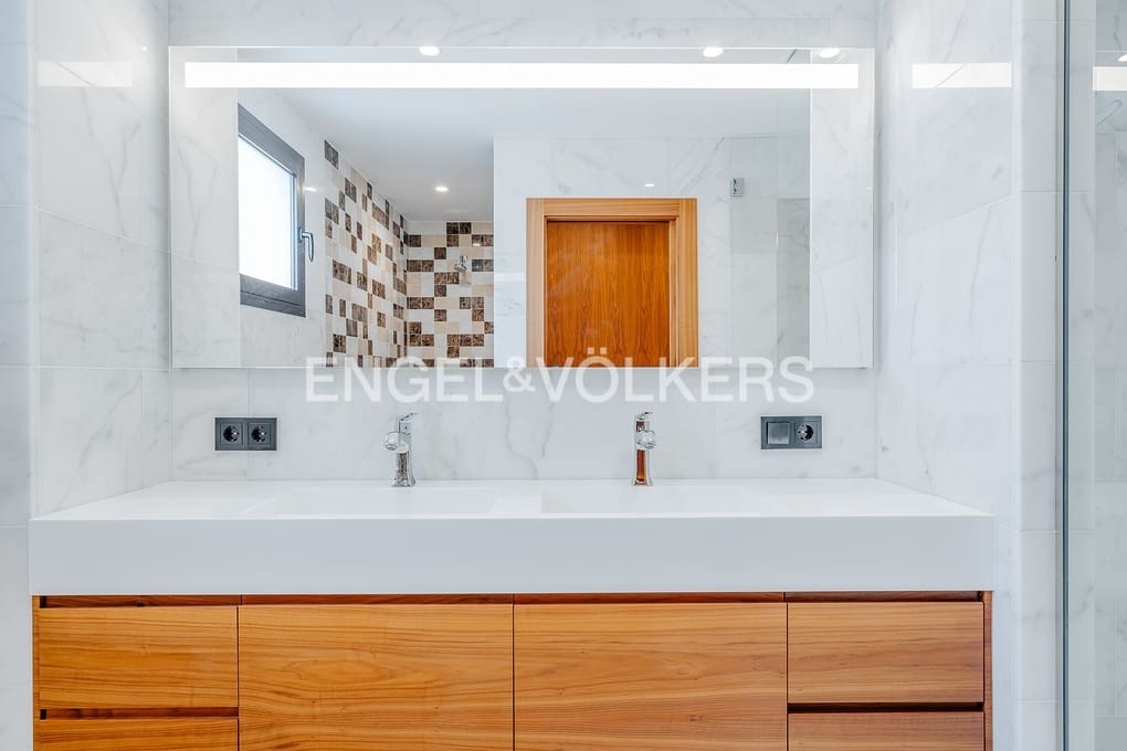 3 soveværelse Villa til salg i Altea med swimmingpool garage - € 1.295.000 (Ref: 9109771)