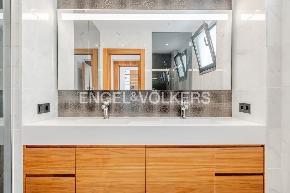 3 soveværelse Villa til salg i Altea med swimmingpool garage - € 1.295.000 (Ref: 9109771)