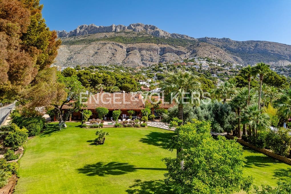 7 soveværelse Villa til salg i Altea med swimmingpool garage - € 3.750.000 (Ref: 9109839)
