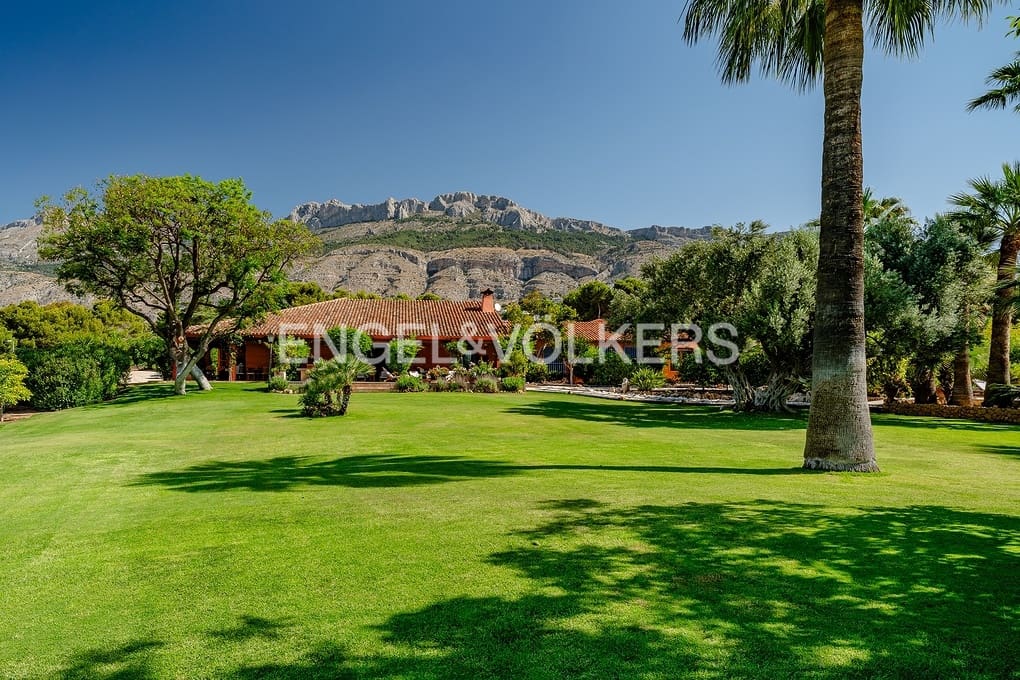 7 soveværelse Villa til salg i Altea med swimmingpool garage - € 3.750.000 (Ref: 9109839)