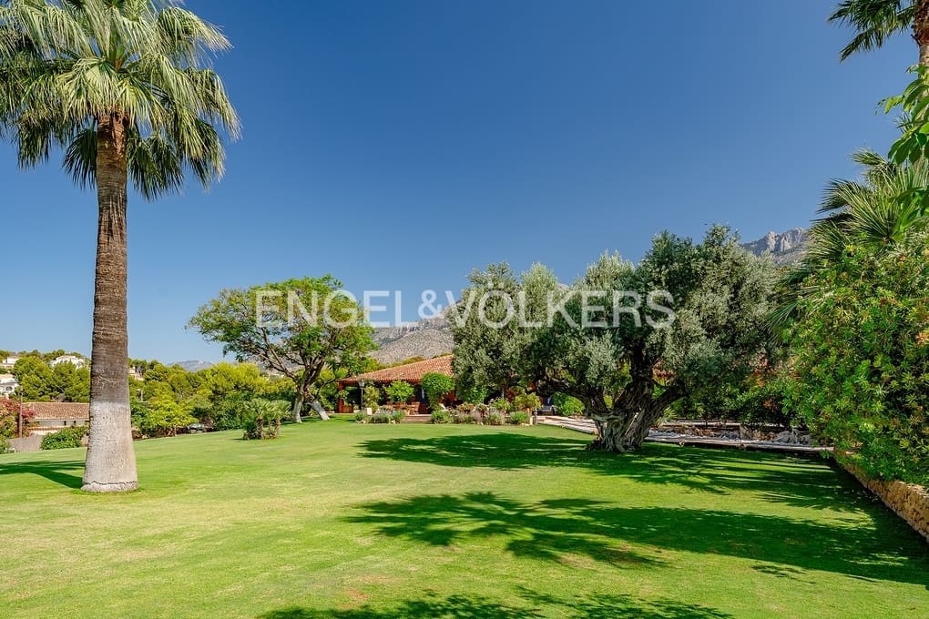 7 soveværelse Villa til salg i Altea med swimmingpool garage - € 3.750.000 (Ref: 9109839)