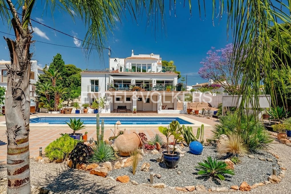 6 soveværelse Villa til salg i Calpe / Calp med swimmingpool garage - € 1.299.000 (Ref: 9127349)