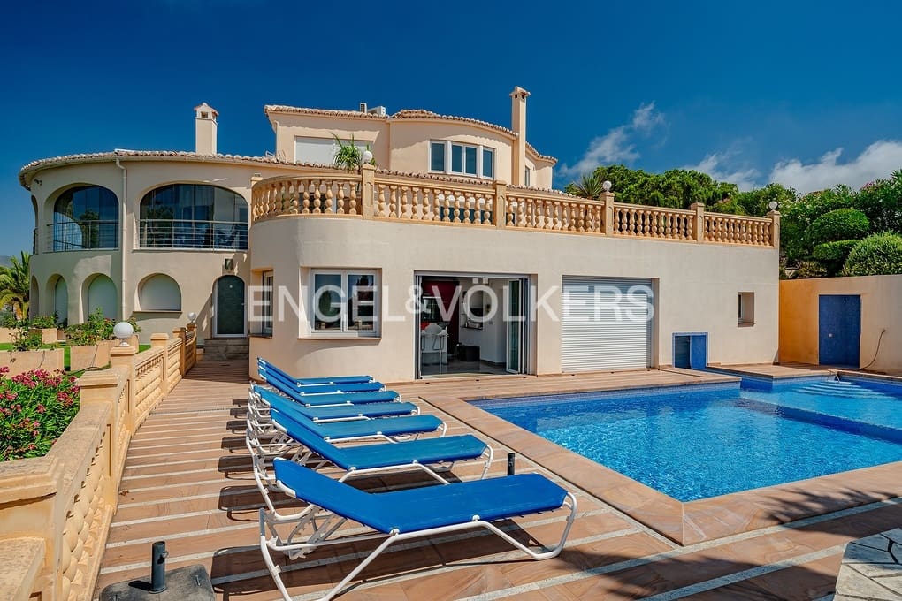 6 soverom Villa til salgs i Calpe / Calp med svømmebasseng garasje - € 1 950 000 (Ref: 9151085)