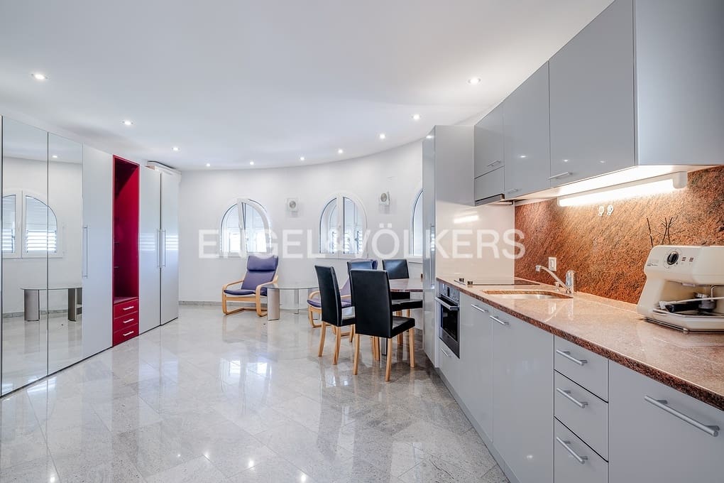 6 soverom Villa til salgs i Calpe / Calp med svømmebasseng garasje - € 1 950 000 (Ref: 9151085)