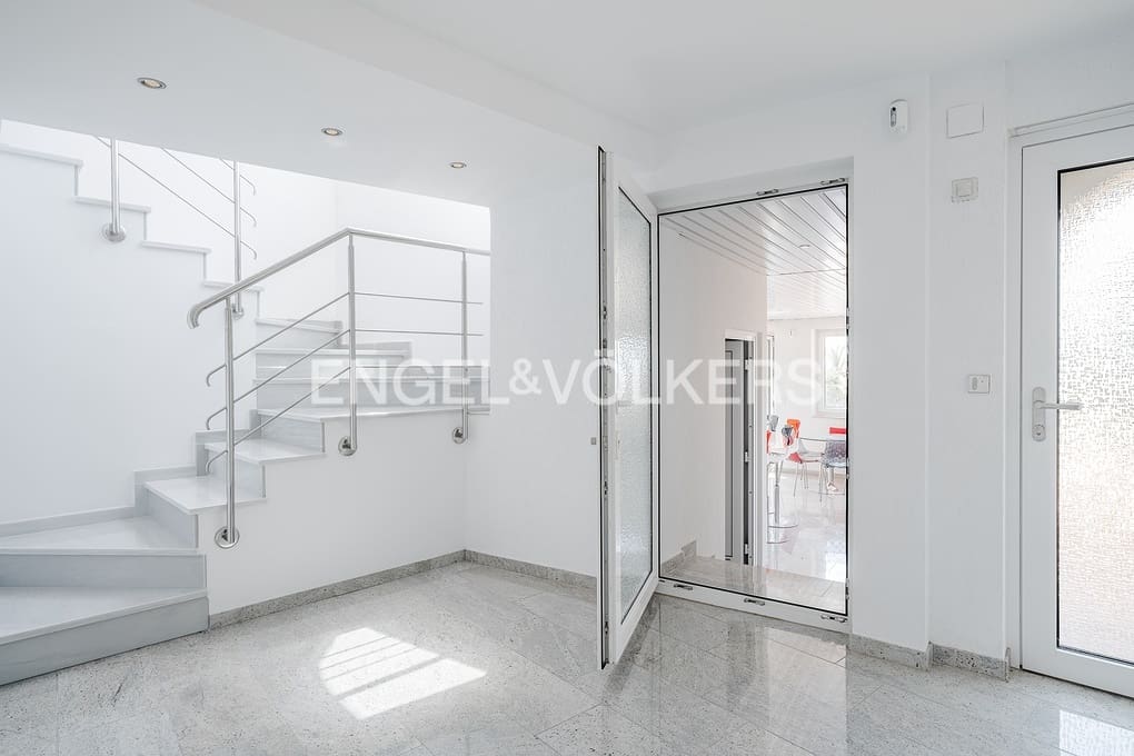 6 soverom Villa til salgs i Calpe / Calp med svømmebasseng garasje - € 1 950 000 (Ref: 9151085)