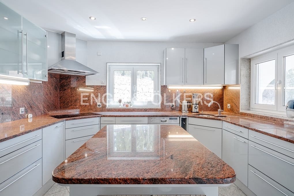 6 soverom Villa til salgs i Calpe / Calp med svømmebasseng garasje - € 1 650 000 (Ref: 9151085)