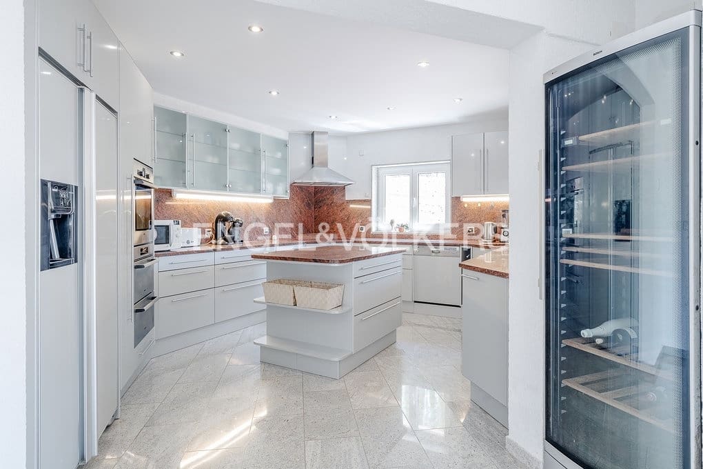 6 soverom Villa til salgs i Calpe / Calp med svømmebasseng garasje - € 1 650 000 (Ref: 9151085)