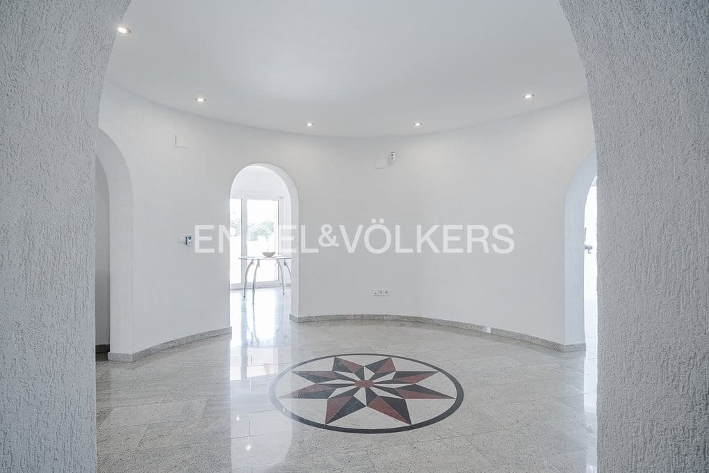 6 soverom Villa til salgs i Calpe / Calp med svømmebasseng garasje - € 1 650 000 (Ref: 9151085)