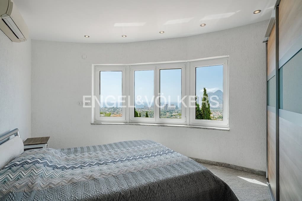 6 soverom Villa til salgs i Calpe / Calp med svømmebasseng garasje - € 1 650 000 (Ref: 9151085)