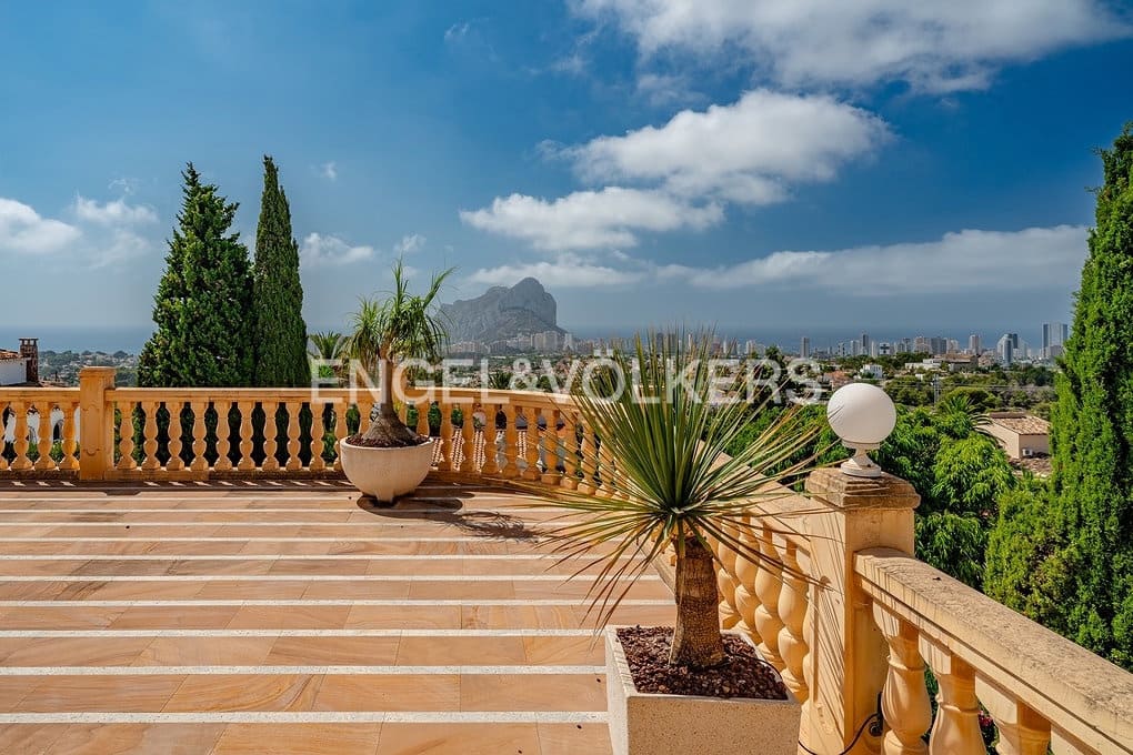 6 soverom Villa til salgs i Calpe / Calp med svømmebasseng garasje - € 1 650 000 (Ref: 9151085)