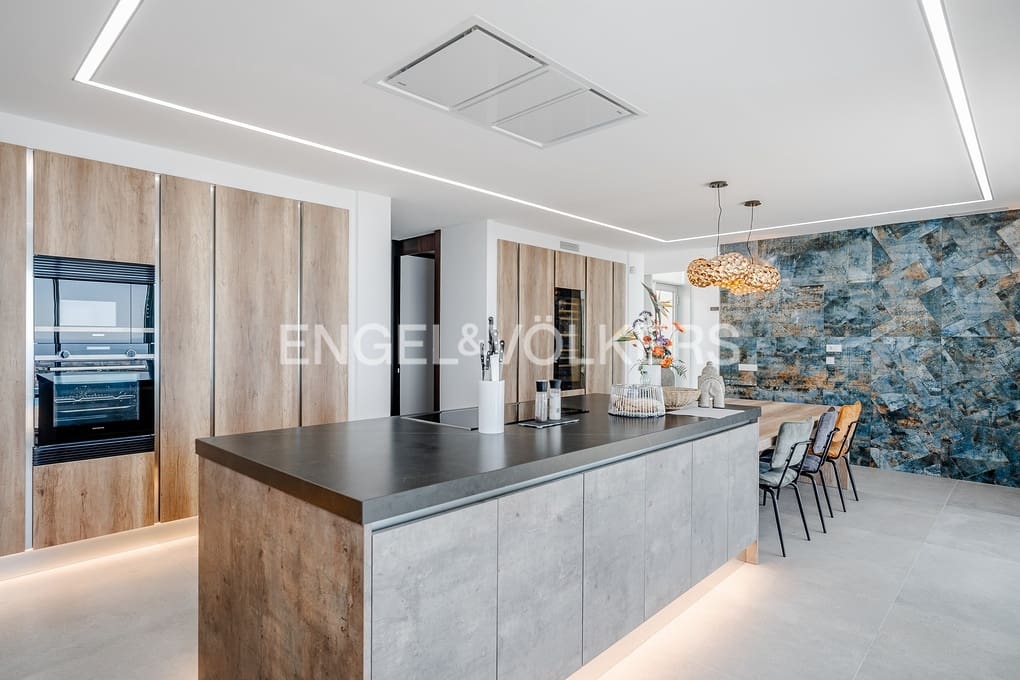 4 soveværelse Villa til salg i Calpe / Calp med swimmingpool garage - € 2.825.000 (Ref: 9153347)