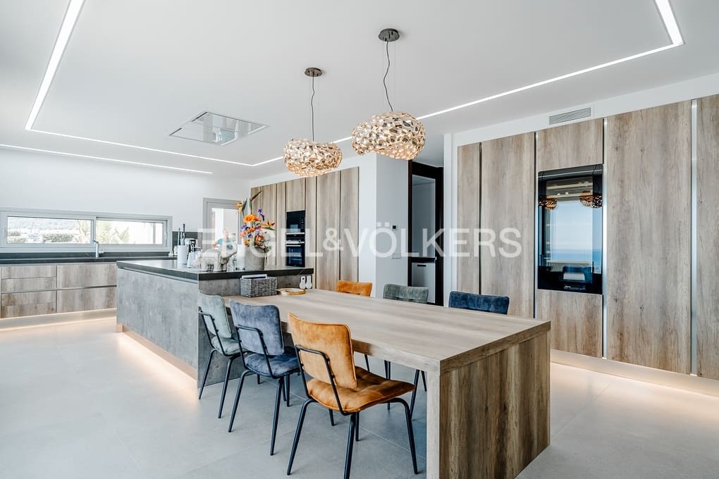 4 soveværelse Villa til salg i Calpe / Calp med swimmingpool garage - € 2.825.000 (Ref: 9153347)