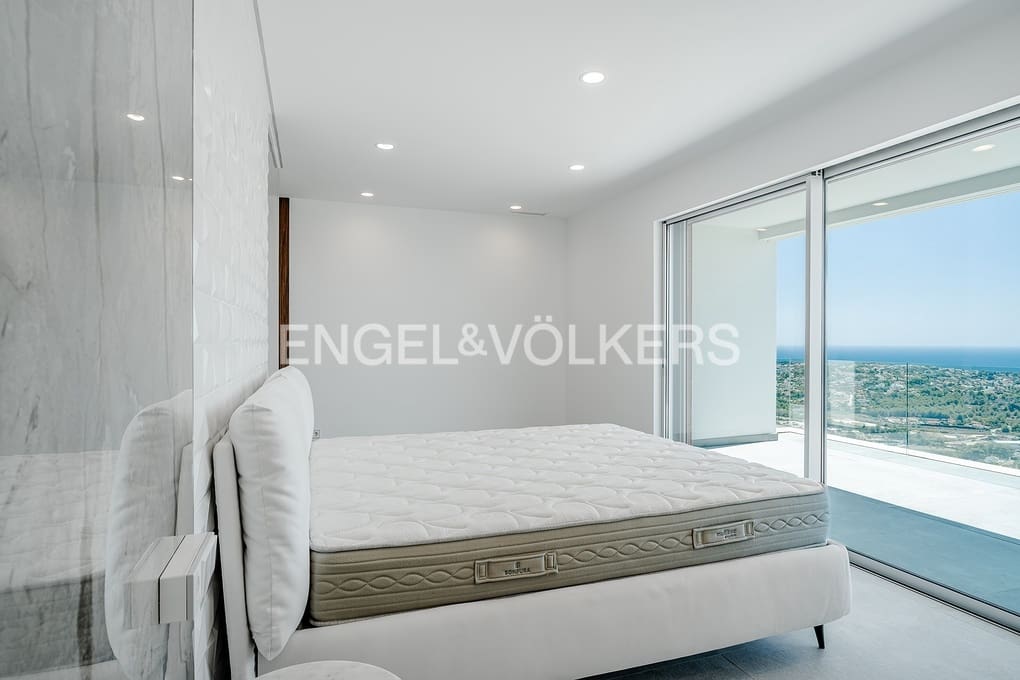 4 soveværelse Villa til salg i Calpe / Calp med swimmingpool garage - € 2.825.000 (Ref: 9153347)