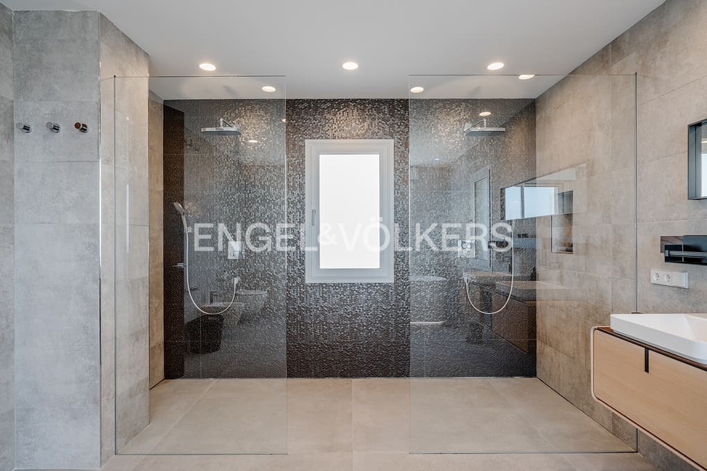 4 soveværelse Villa til salg i Calpe / Calp med swimmingpool garage - € 2.825.000 (Ref: 9153347)