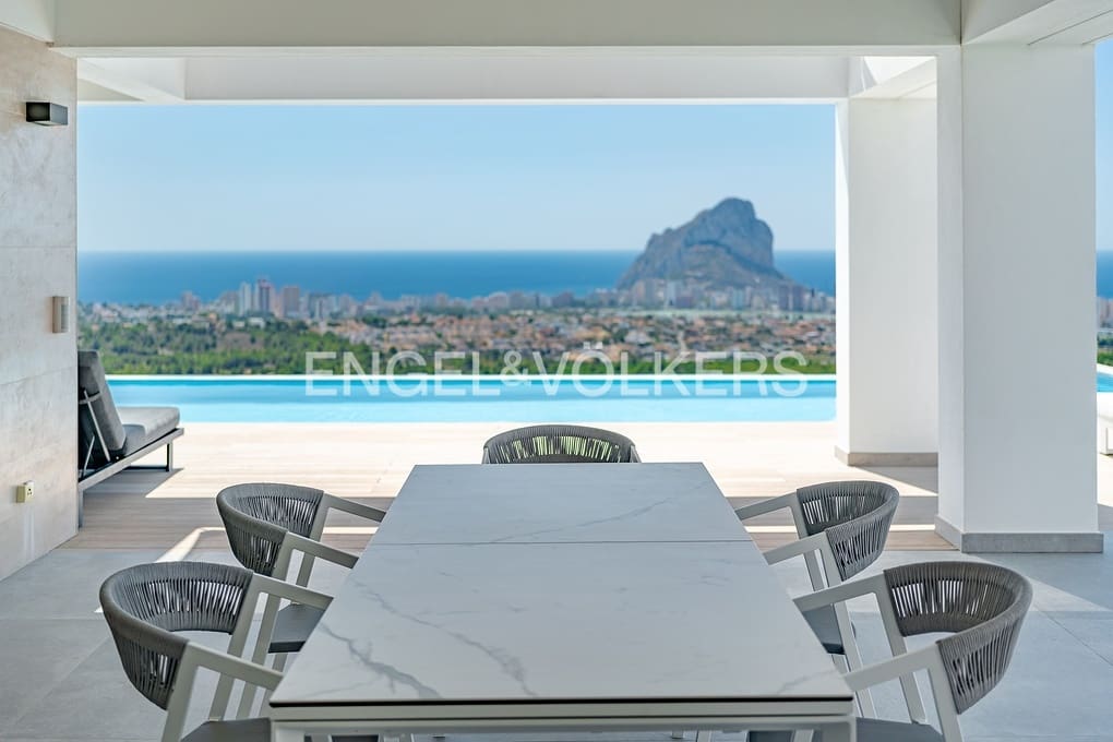 4 soveværelse Villa til salg i Calpe / Calp med swimmingpool garage - € 2.825.000 (Ref: 9153347)