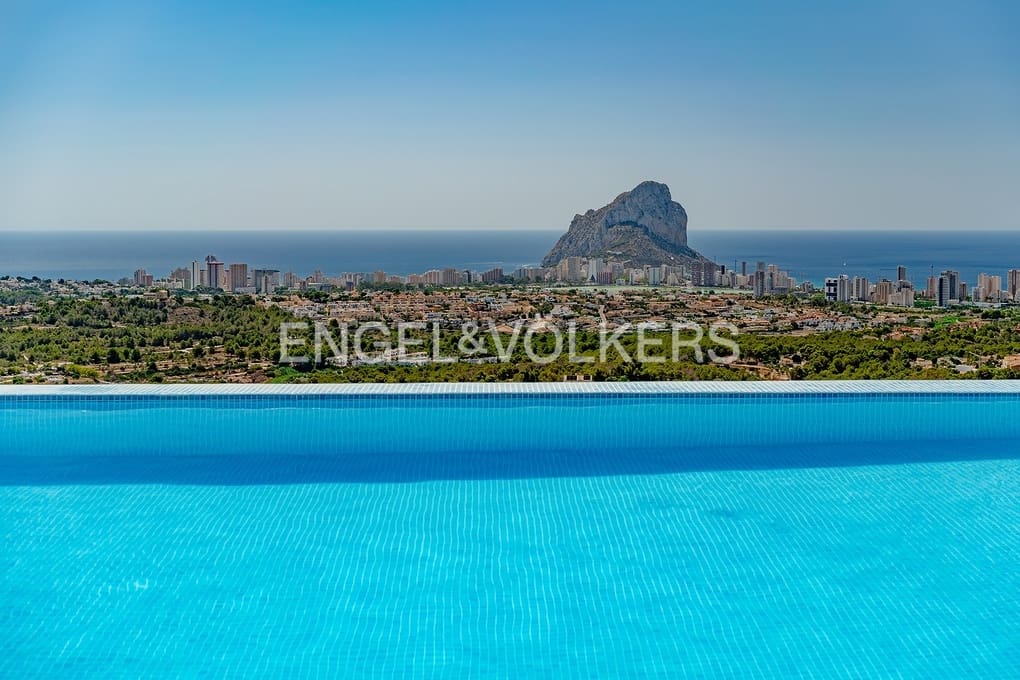 4 soveværelse Villa til salg i Calpe / Calp med swimmingpool garage - € 2.825.000 (Ref: 9153347)