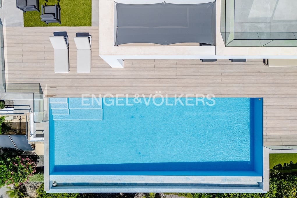 4 soveværelse Villa til salg i Calpe / Calp med swimmingpool garage - € 2.825.000 (Ref: 9153347)