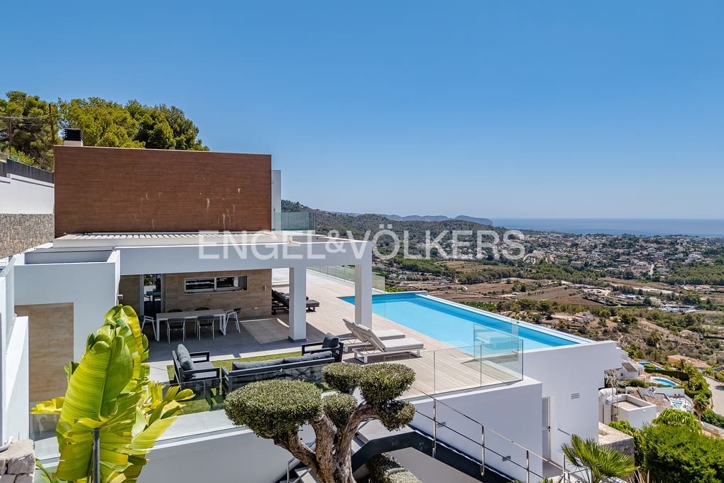 4 soveværelse Villa til salg i Calpe / Calp med swimmingpool garage - € 2.825.000 (Ref: 9153347)