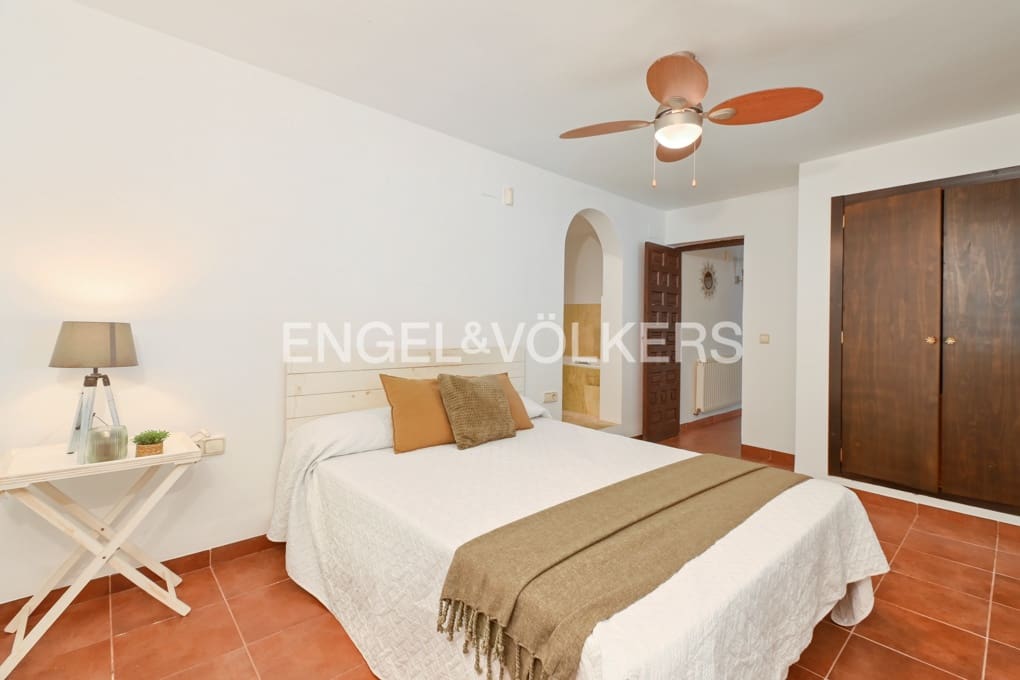 6 soverom Villa til salgs i Benissa med svømmebasseng garasje - € 1 050 000 (Ref: 9168388)