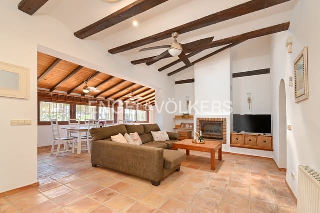 6 makuuhuone Huvila myytävänä paikassa Benissa mukana uima-altaan 
autotalli - 1 050 000 € (Ref: 9168388)