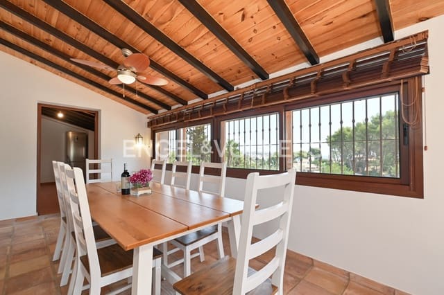 6 makuuhuone Huvila myytävänä paikassa Benissa mukana uima-altaan 
autotalli - 1 050 000 € (Ref: 9168388)