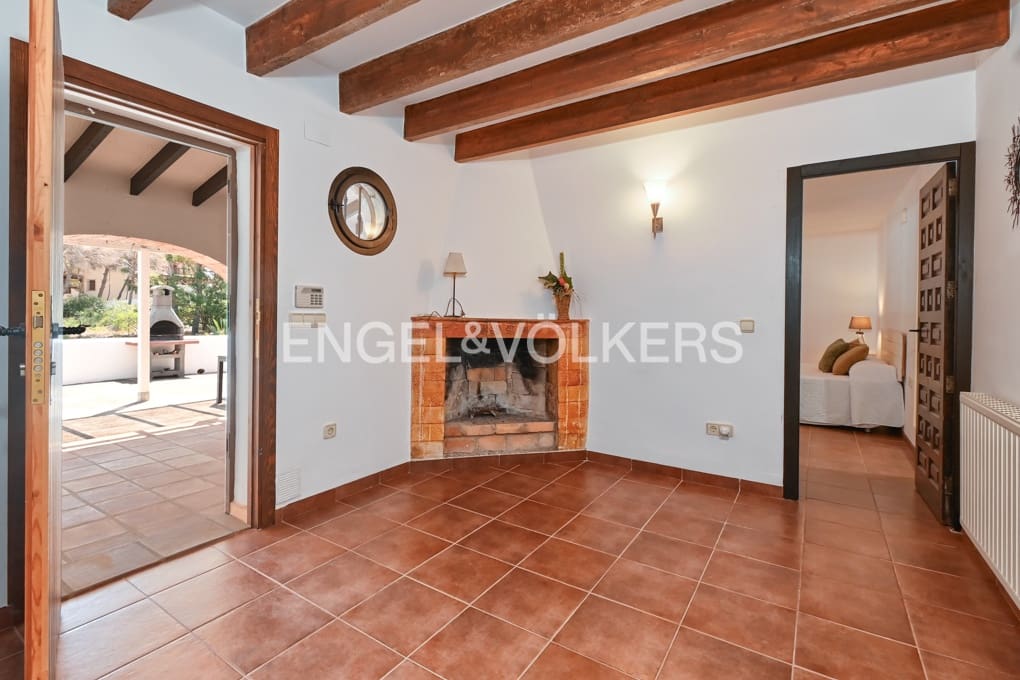 6 soverom Villa til salgs i Benissa med svømmebasseng garasje - € 1 050 000 (Ref: 9168388)