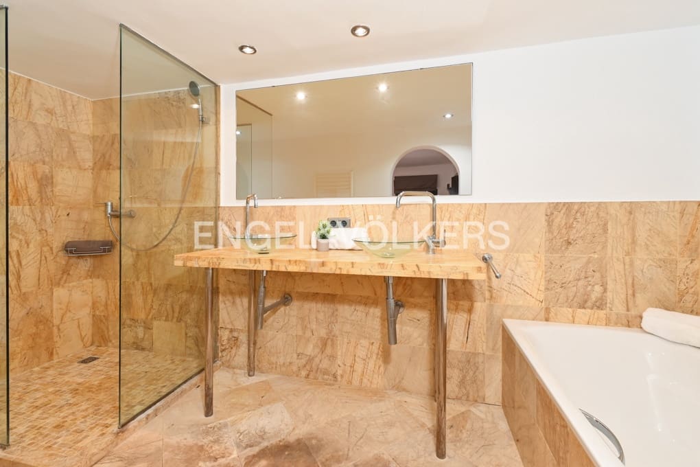 6 soverom Villa til salgs i Benissa med svømmebasseng garasje - € 1 050 000 (Ref: 9168388)