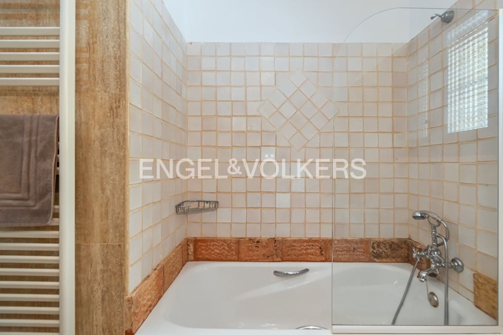 6 soverom Villa til salgs i Benissa med svømmebasseng garasje - € 1 050 000 (Ref: 9168388)