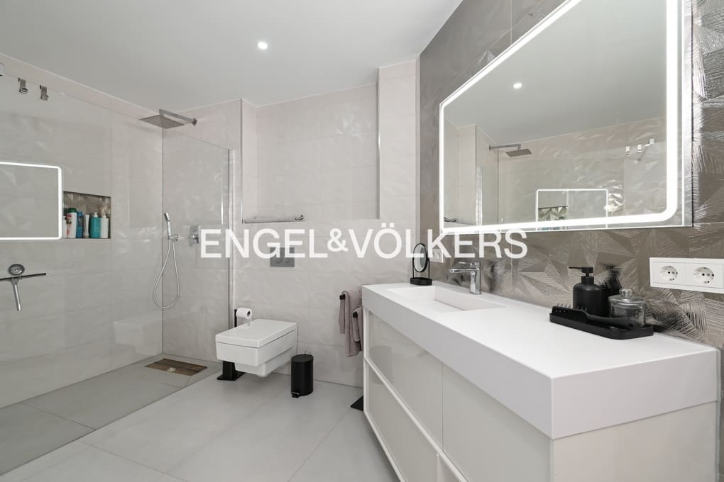 9 makuuhuone Huvila myytävänä paikassa Benissa mukana uima-altaan 
autotalli - 4 200 000 € (Ref: 9175587)