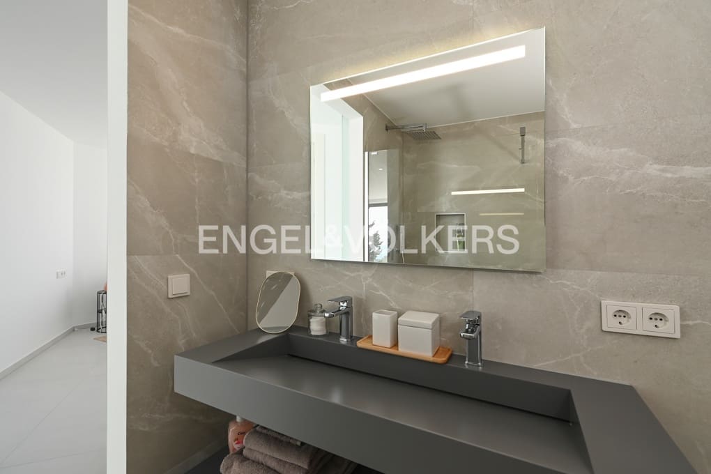 9 makuuhuone Huvila myytävänä paikassa Benissa mukana uima-altaan 
autotalli - 4 200 000 € (Ref: 9175587)