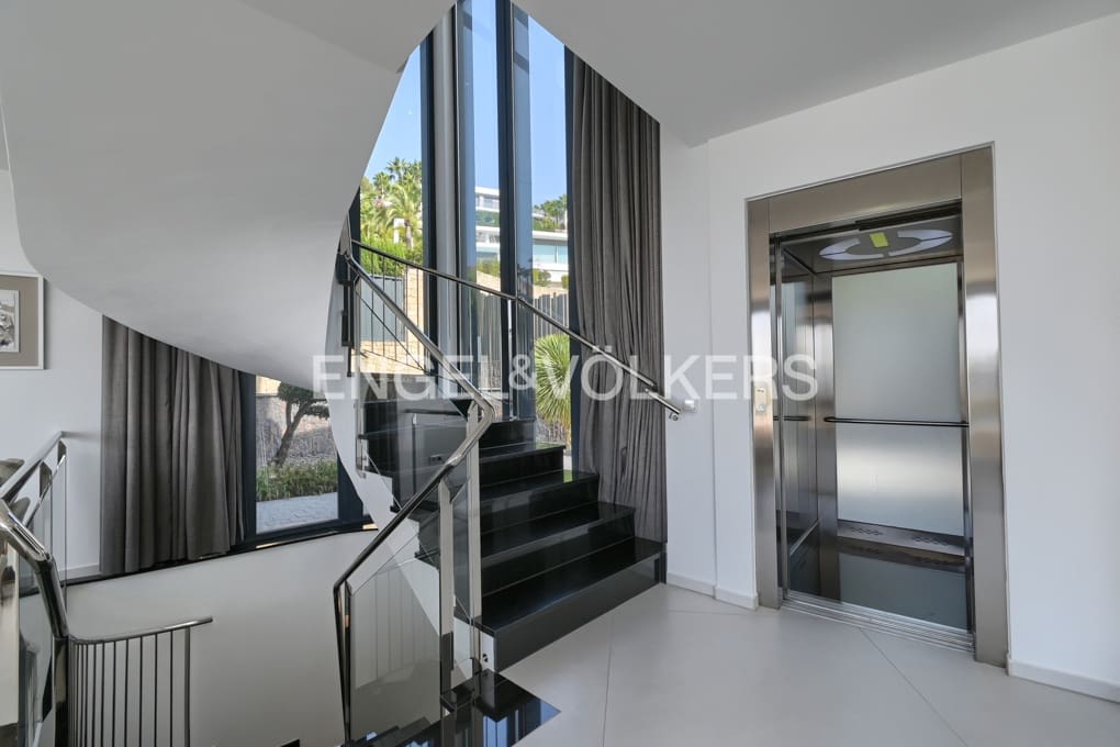 9 makuuhuone Huvila myytävänä paikassa Benissa mukana uima-altaan 
autotalli - 4 200 000 € (Ref: 9175587)