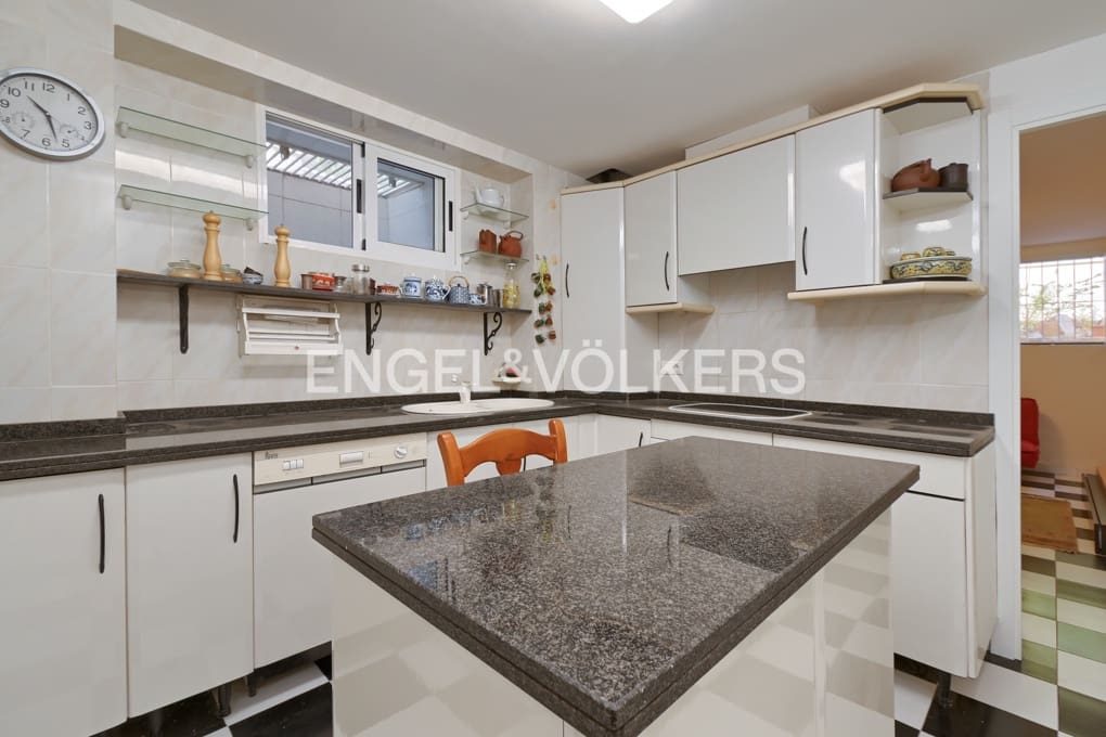 5 quarto Moradia para venda em Calpe / Calp com piscina garagem - 890 000 € (Ref: 9186051)