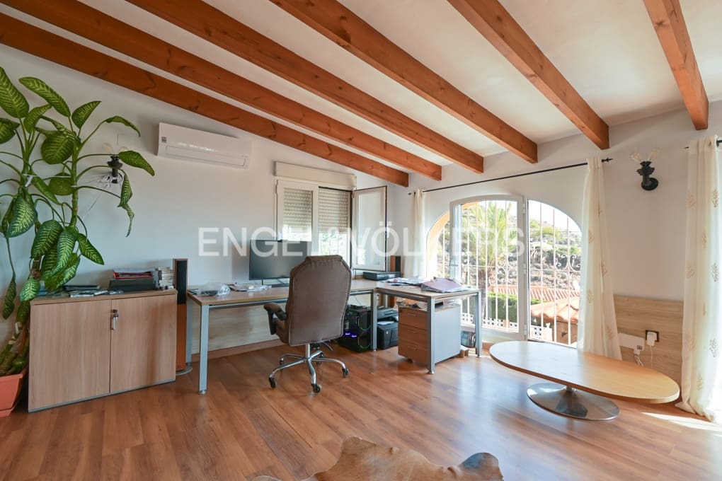 5 quarto Moradia para venda em Calpe / Calp com piscina garagem - 890 000 € (Ref: 9186051)