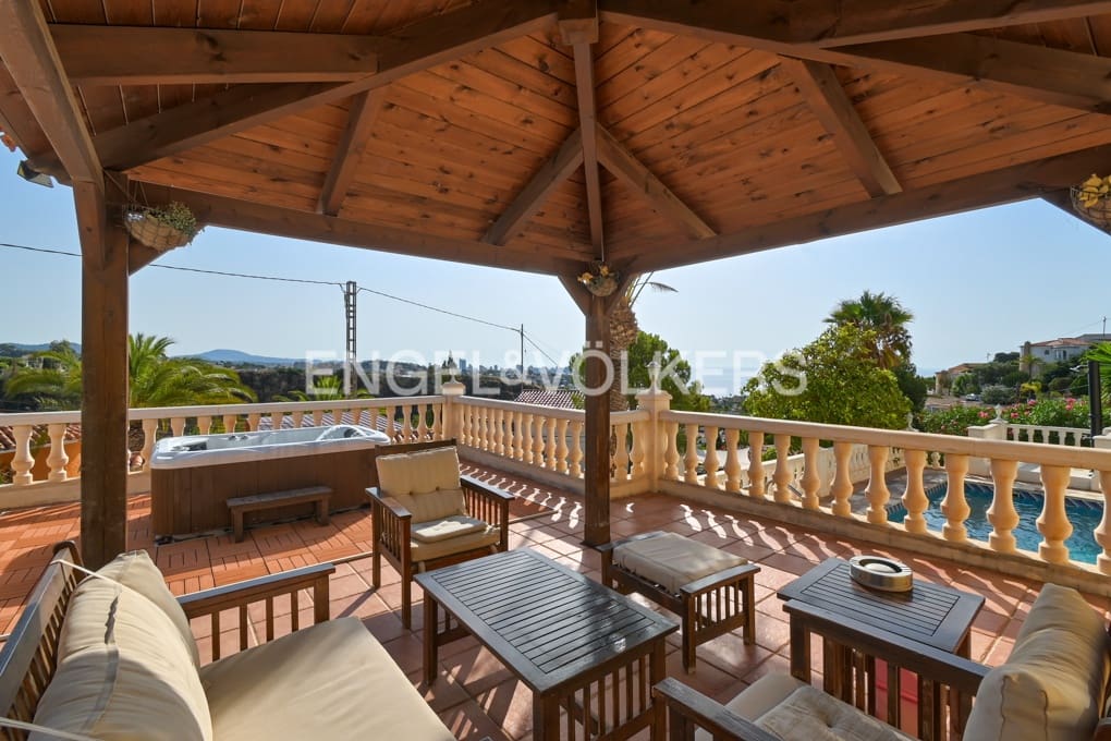 5 quarto Moradia para venda em Calpe / Calp com piscina garagem - 890 000 € (Ref: 9186051)