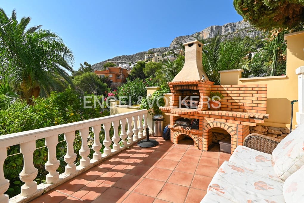 5 quarto Moradia para venda em Calpe / Calp com piscina garagem - 890 000 € (Ref: 9186051)