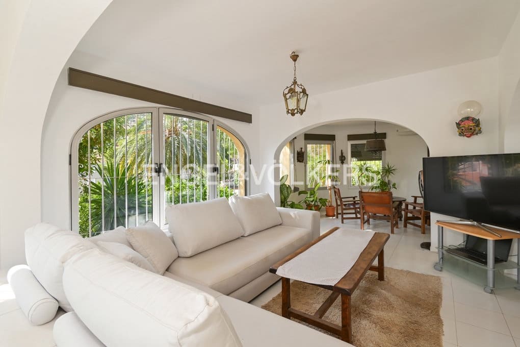 5 bedroom Villa for sale in Calpe / Calp with pool garage - € 890,000 (Ref: 9186051)