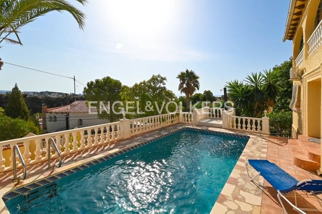 5 sovrum Villa till salu i Pueblo, Calpe / Calp med pool garage - 890 000 € (Ref: 9186051)