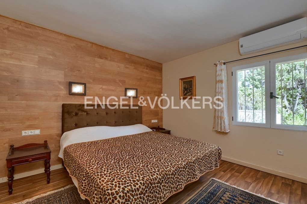 5 bedroom Villa for sale in Calpe / Calp with pool garage - € 890,000 (Ref: 9186051)