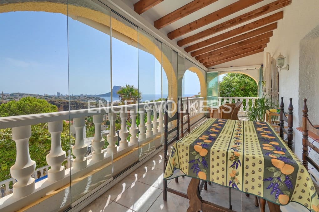 5 bedroom Villa for sale in Calpe / Calp with pool garage - € 890,000 (Ref: 9186051)
