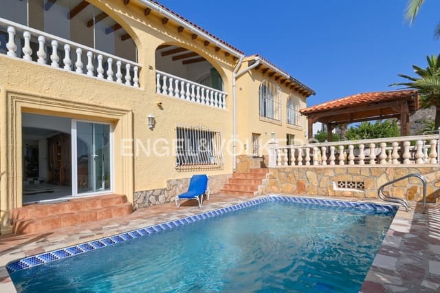 5 sovrum Villa till salu i Pueblo, Calpe / Calp med pool garage - 890 000 € (Ref: 9186051)