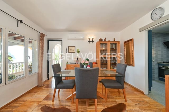 5 sovrum Villa till salu i Pueblo, Calpe / Calp med pool garage - 890 000 € (Ref: 9186051)