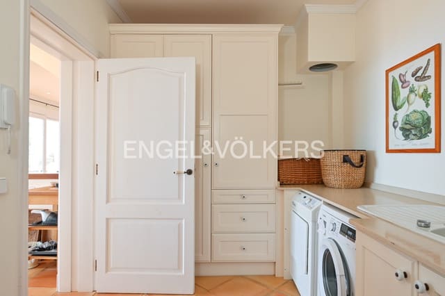 4 soverom Villa til salgs i Moraira, Teulada-Moraira med svømmebasseng garasje - € 1 999 000 (Ref: 9186498)