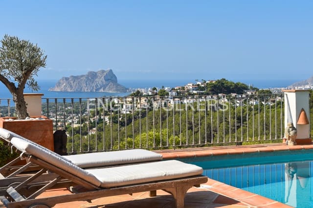 4 soverom Villa til salgs i Moraira, Teulada-Moraira med svømmebasseng garasje - € 1 999 000 (Ref: 9186498)