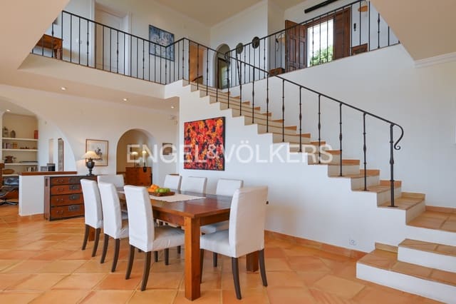 4 soverom Villa til salgs i Moraira, Teulada-Moraira med svømmebasseng garasje - € 1 999 000 (Ref: 9186498)