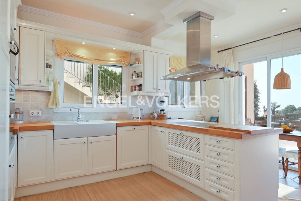 4 Zimmer Villa zu verkaufen in Moraira mit Pool Garage - 1.999.000 € (Ref: 9186498)